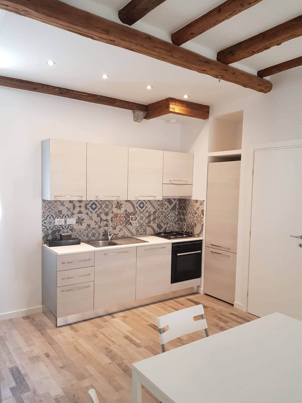 RISTRUTTURATO – AMMOBILIATO